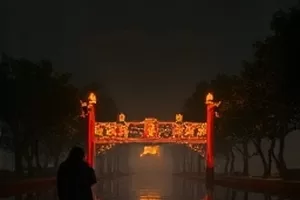 《山海刻度》封面：山脊线在云层中起伏